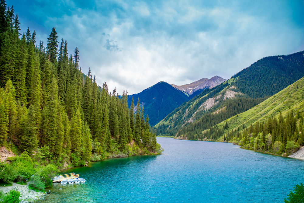 Lake,Kaindy,Sunken,Forest,In,Kazakhstan.,Beautiful,Mountain,Nature,Landscape.